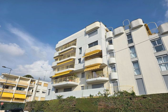 Image No.18-3 Bed Apartment for sale