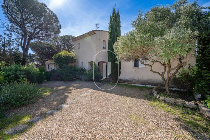 Image No.10-4 Bed House for sale