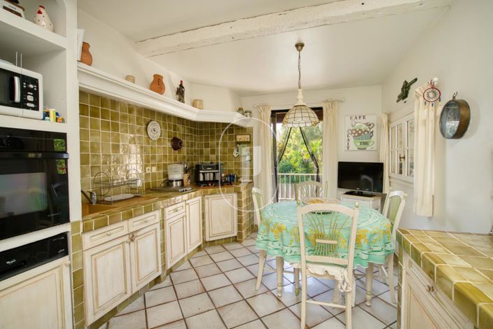 Image No.12-4 Bed House for sale