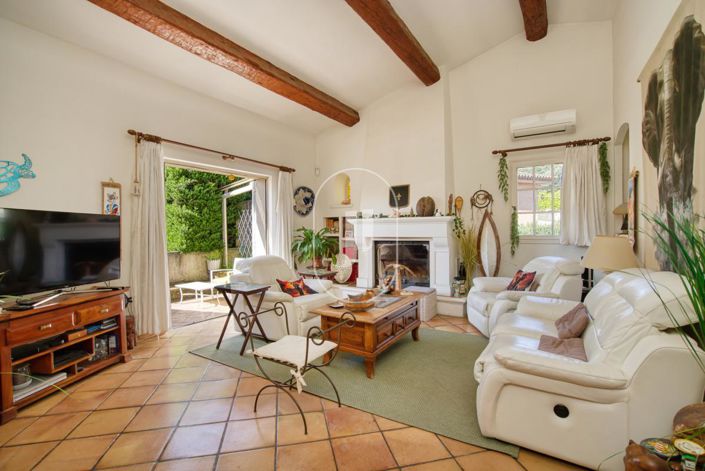 Image No.2-4 Bed House for sale