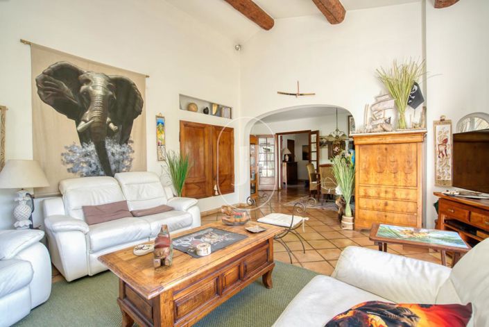 Image No.3-4 Bed House for sale