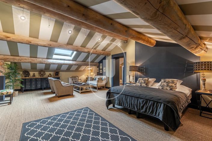 Image No.10-8 Bed House for sale