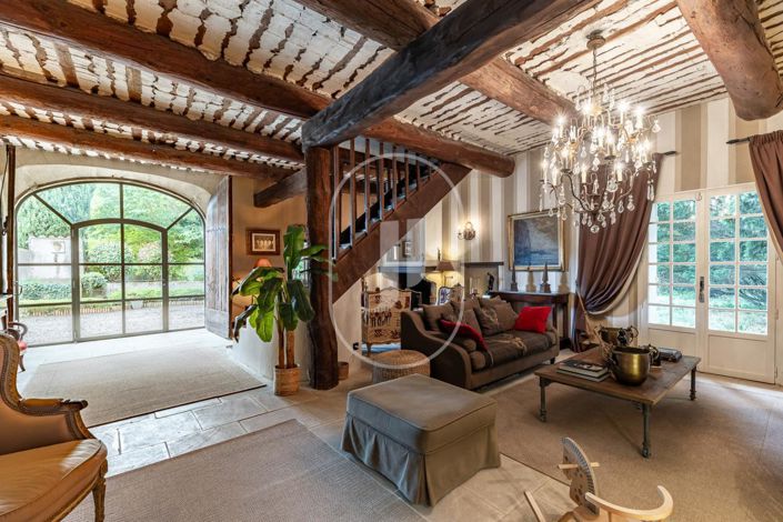 Image No.3-8 Bed House for sale