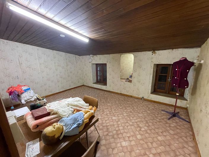 Image No.18-4 Bed House for sale