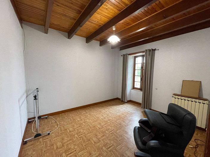 Image No.6-4 Bed House for sale