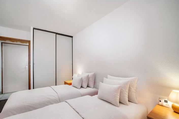 Image No.9-2 Bed Apartment for sale