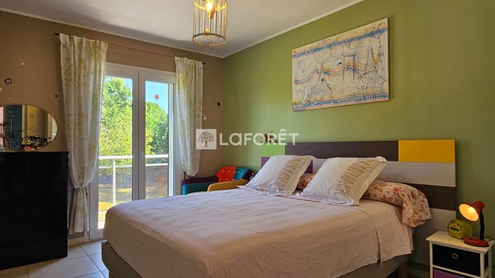 Image No.10-3 Bed House for sale