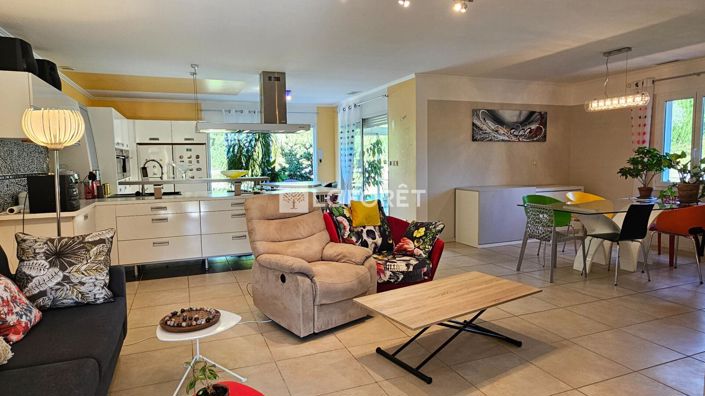 Image No.2-3 Bed House for sale