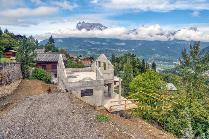 Image No.1-5 Bed House for sale