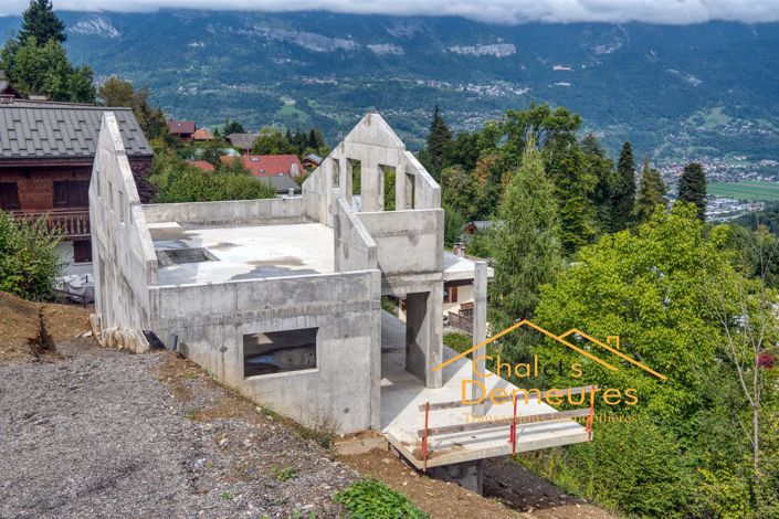 Image No.3-5 Bed House for sale