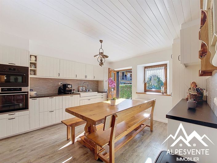 Image No.1-3 Bed House for sale