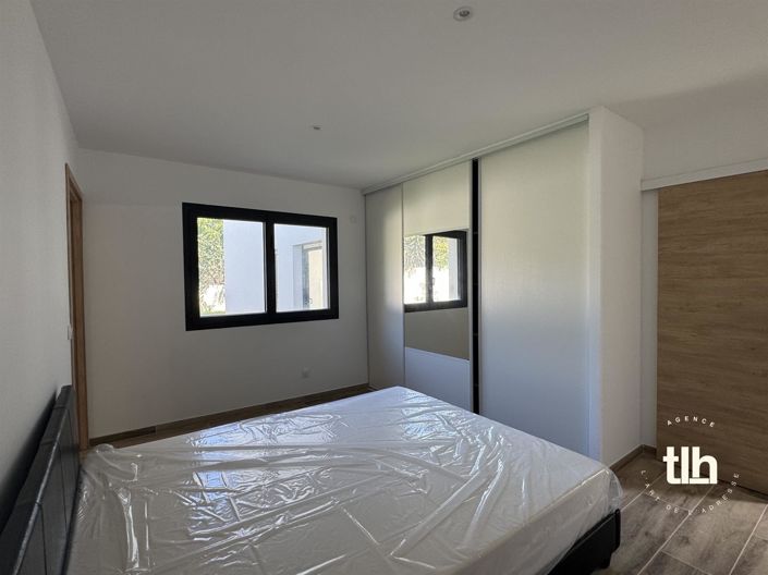 Image No.17-4 Bed House for sale