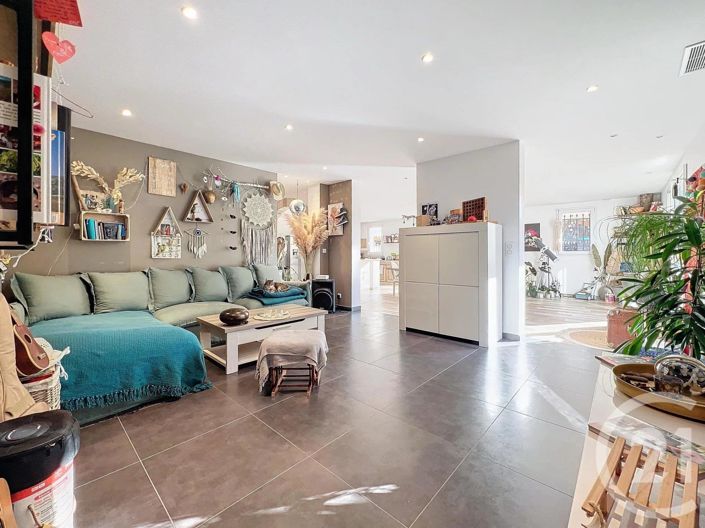 Image No.13-3 Bed House for sale