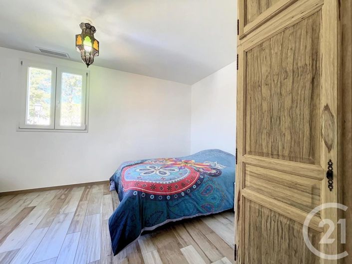 Image No.15-3 Bed House for sale