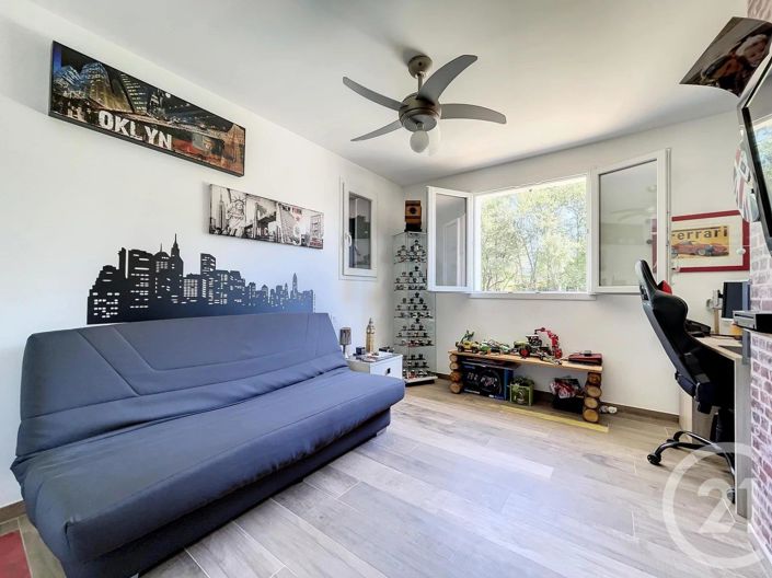 Image No.17-3 Bed House for sale