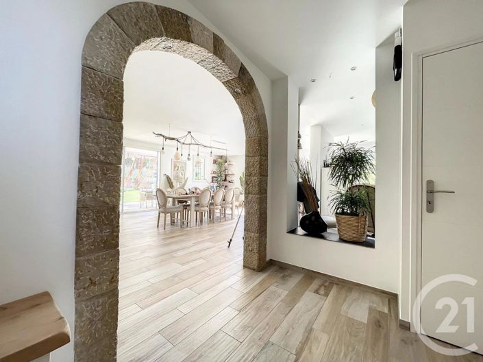 Image No.25-3 Bed House for sale