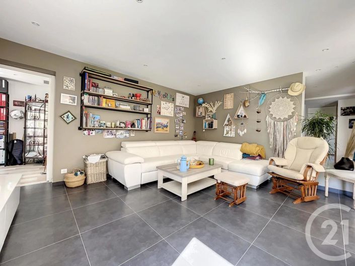 Image No.27-3 Bed House for sale