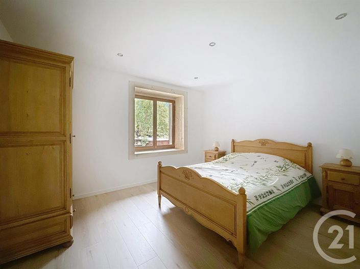 Image No.6-5 Bed House for sale