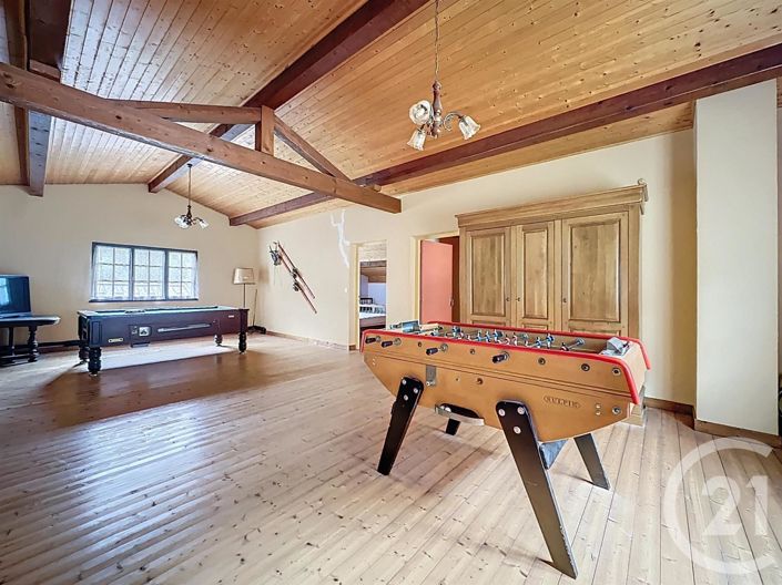 Image No.8-5 Bed House for sale