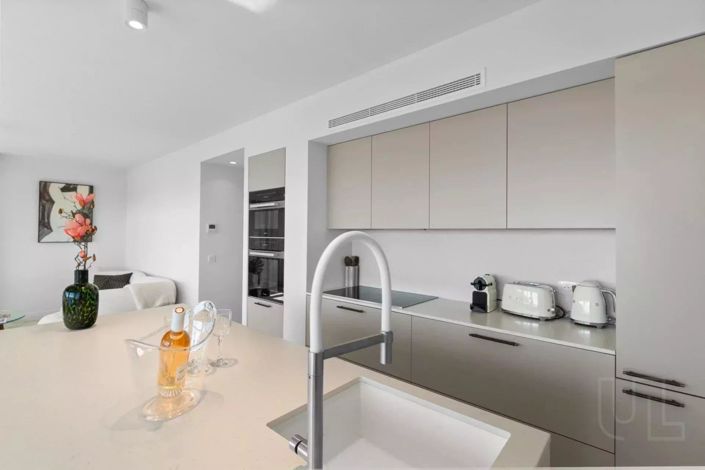 Image No.20-3 Bed Apartment for sale