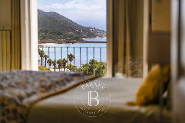 Image No.2-3 Bed House for sale