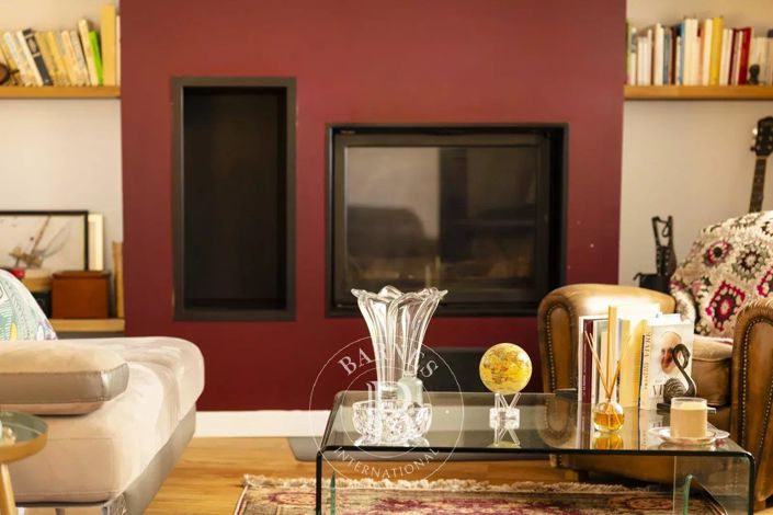 Image No.8-3 Bed House for sale