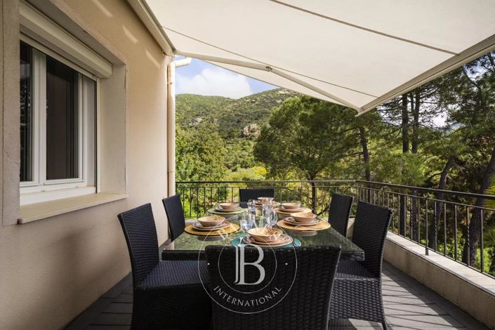 Image No.9-3 Bed House for sale