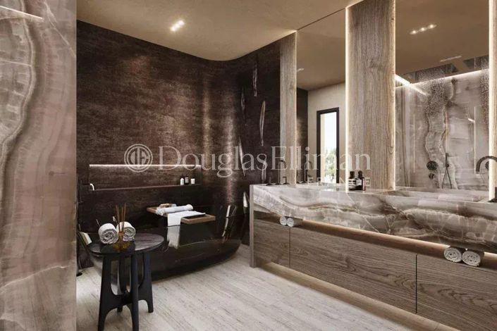 Image No.8-6 Bed House for sale