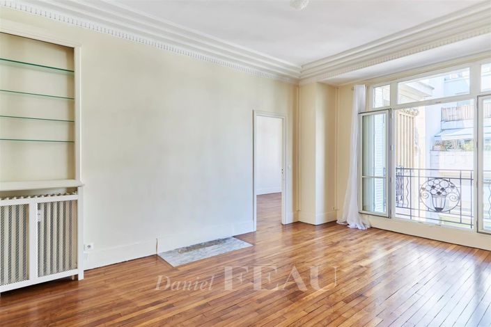 Image No.12-3 Bed Apartment for sale