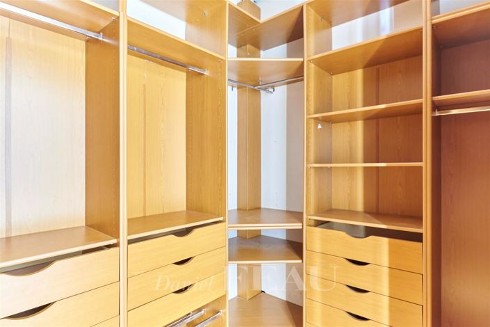 Image No.17-3 Bed Apartment for sale