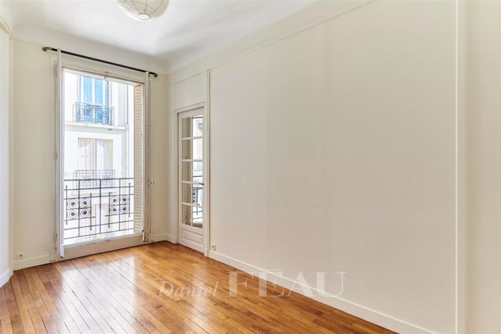 Image No.18-3 Bed Apartment for sale