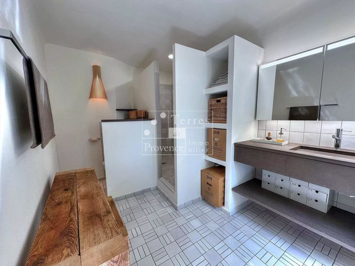 Image No.10-3 Bed House for sale