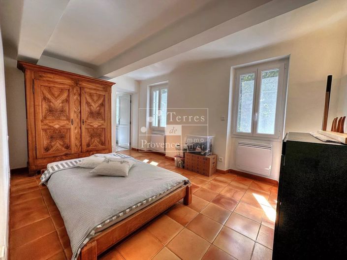 Image No.9-3 Bed House for sale