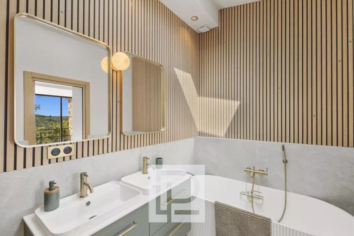 Image No.14-5 Bed House for sale