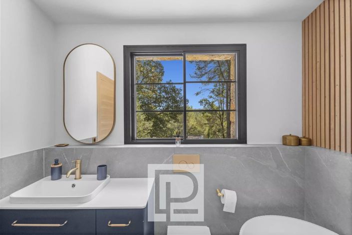 Image No.18-5 Bed House for sale