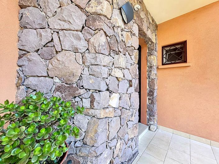 Image No.9-3 Bed House for sale