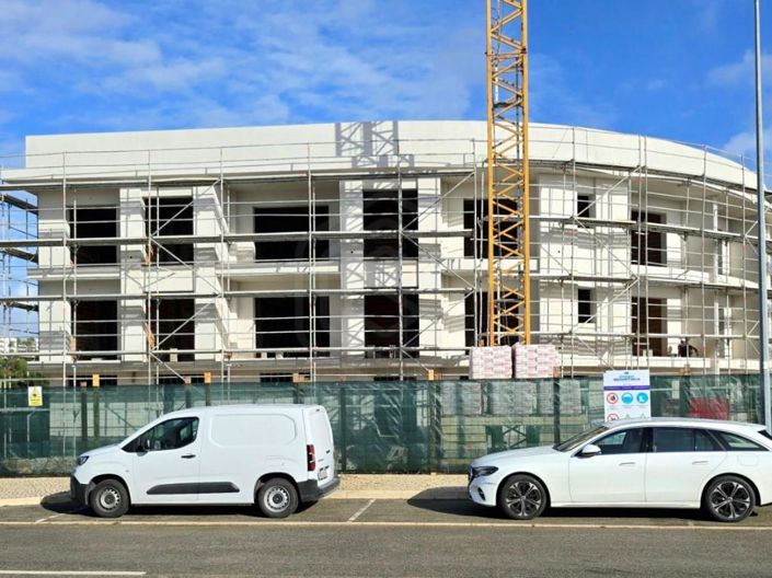 Image No.21-3 Bed Apartment for sale