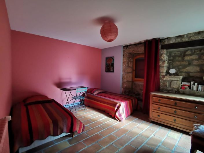 Image No.8-4 Bed House for sale