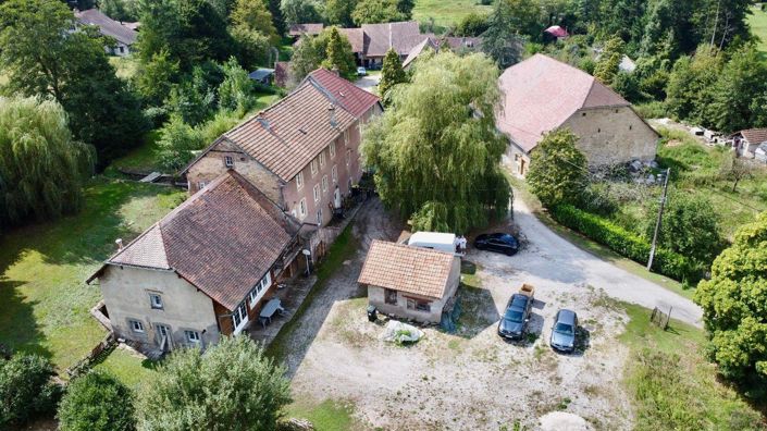 Image No.1-8 Bed House for sale