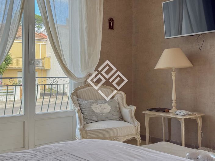 Image No.14-4 Bed House for sale