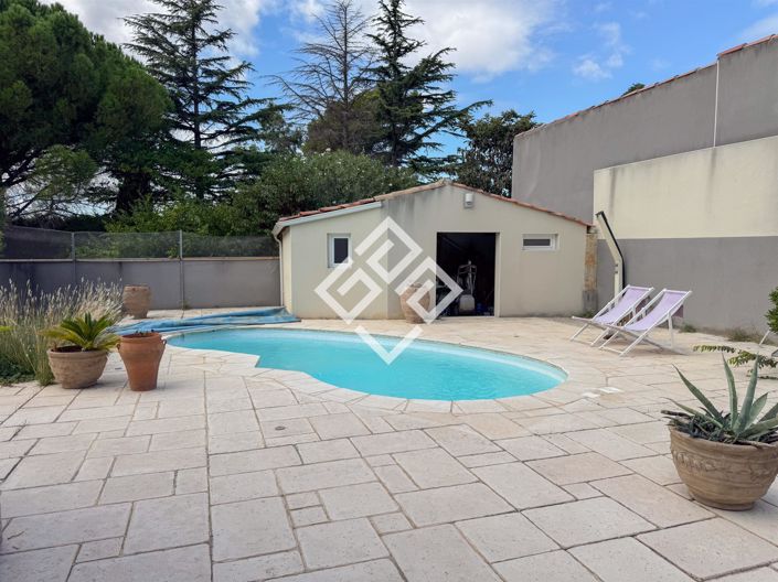 Image No.15-4 Bed House for sale