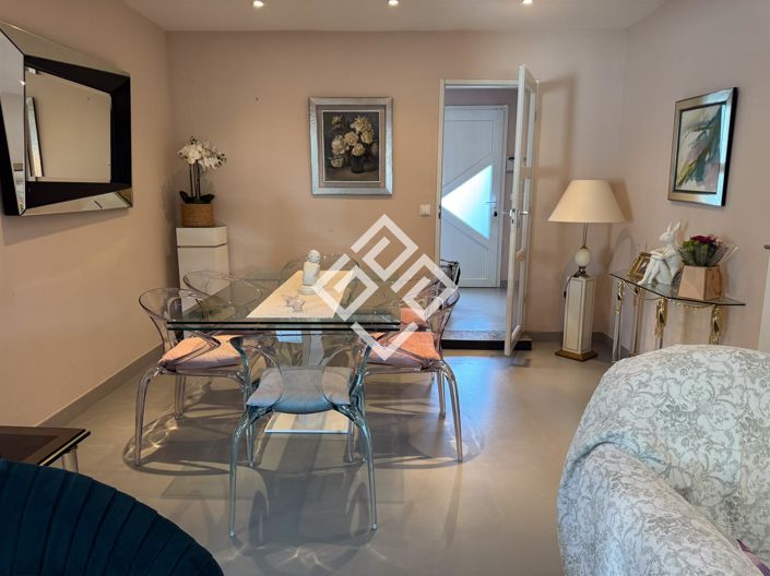 Image No.3-4 Bed House for sale