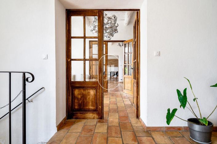 Image No.4-6 Bed House for sale