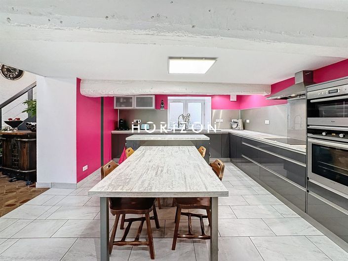 Image No.8-4 Bed House for sale