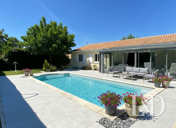 Image No.1-4 Bed House for sale