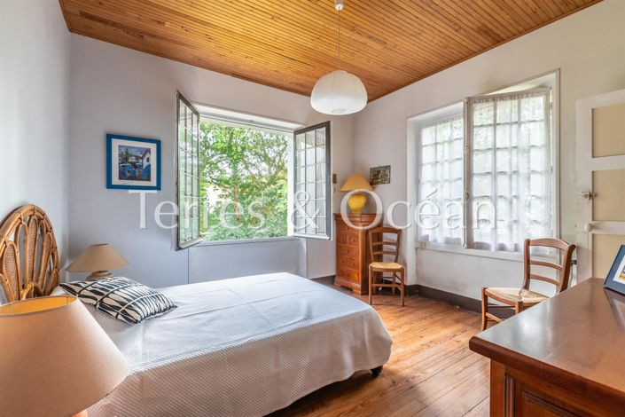 Image No.7-7 Bed House for sale