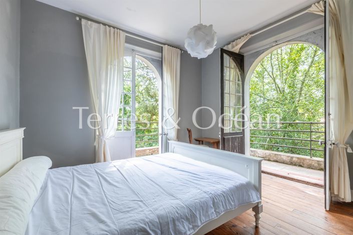 Image No.9-7 Bed House for sale