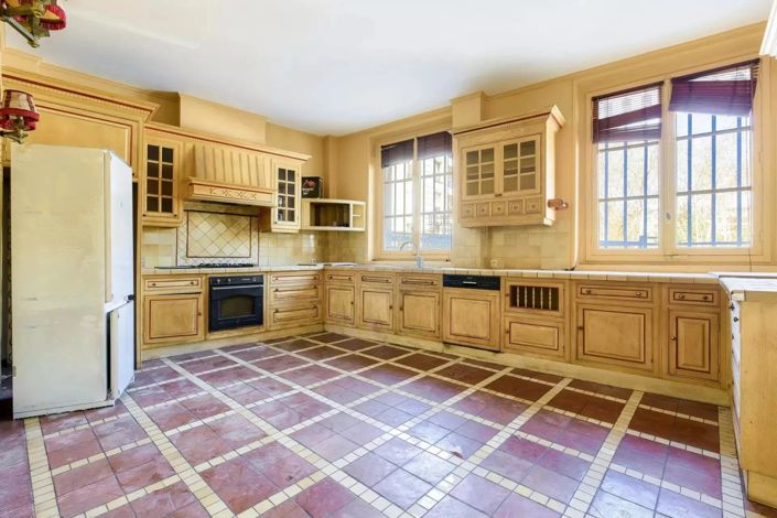 Image No.3-6 Bed House for sale