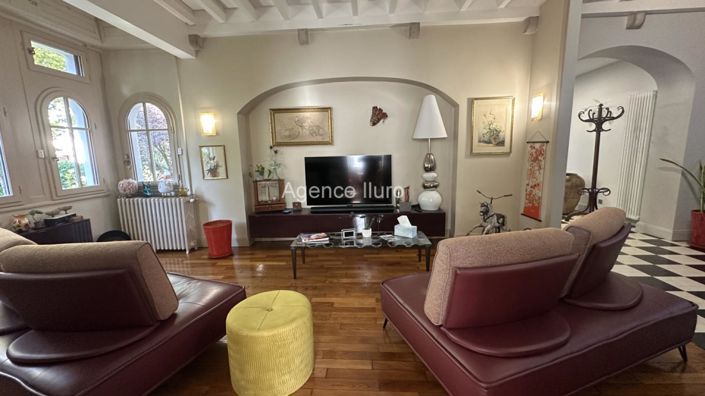 Image No.10-4 Bed Property for sale