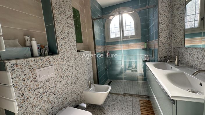 Image No.14-4 Bed Property for sale